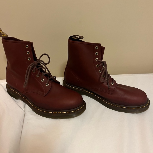 ♥️ Dr. Marten’s 1460 Boots - Picture 4 of 9